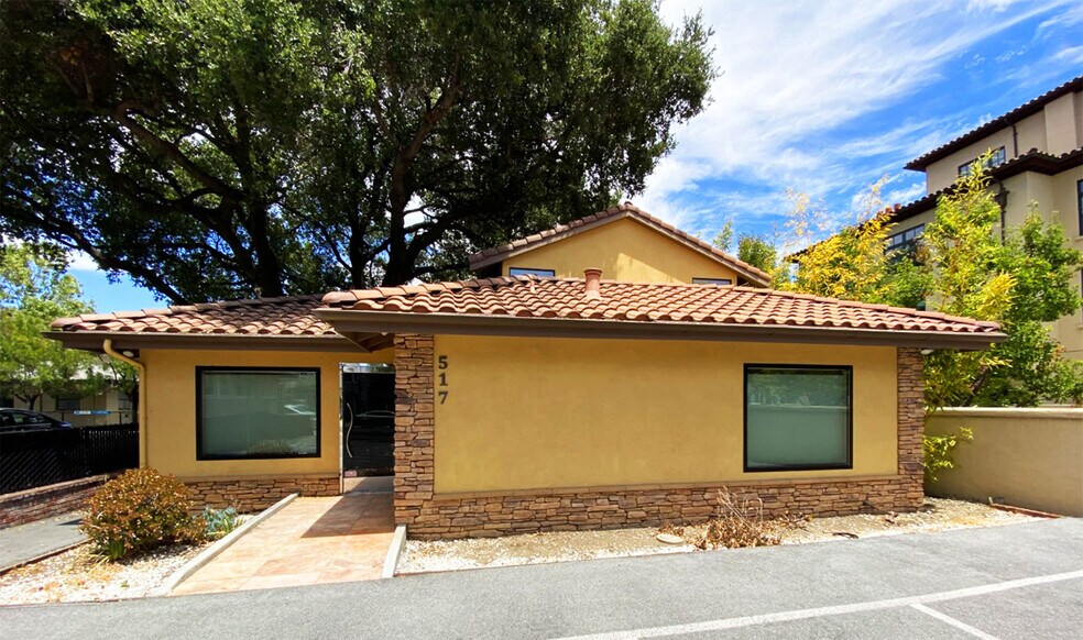 517 Byron St, Palo Alto, CA à louer - Photo du bâtiment - Image 2 de 4
