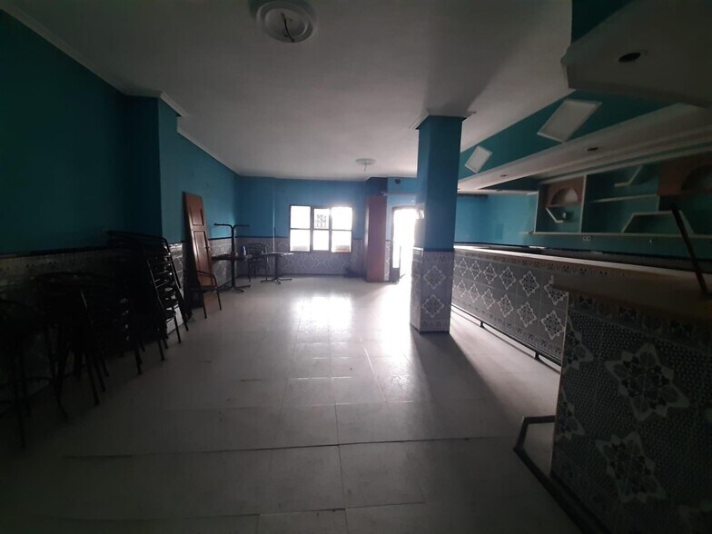 Retail in Cáceres, Cáceres for sale - Building Photo - Image 2 of 11