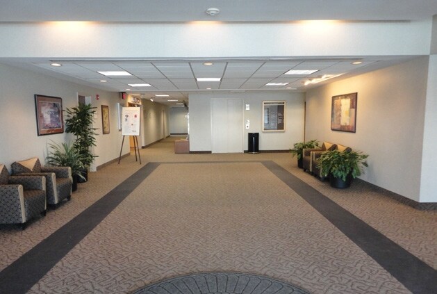 1315 N Highland Ave, Aurora, IL à louer - Photo intérieure - Image 3 de 4