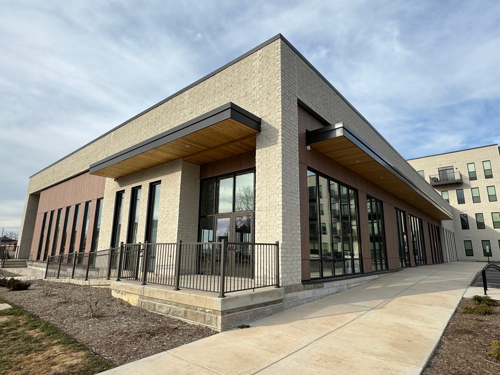 2974 Ochalla Dr, Fitchburg, WI à louer Photo du bâtiment- Image 1 de 25