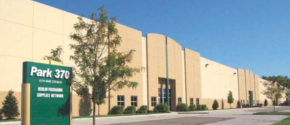 1600 Park 370 Pl, Hazelwood, MO for lease - Building Photo - Image 2 of 18