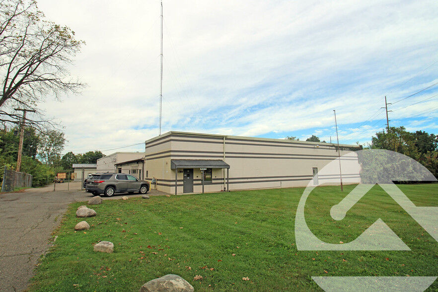 415 N Lafayette St, South Lyon, MI for sale - Building Photo - Image 1 of 4