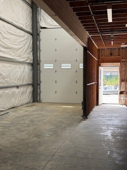 2001 Henson Rd, Mount Vernon, WA à louer - Photo du bâtiment - Image 3 de 4