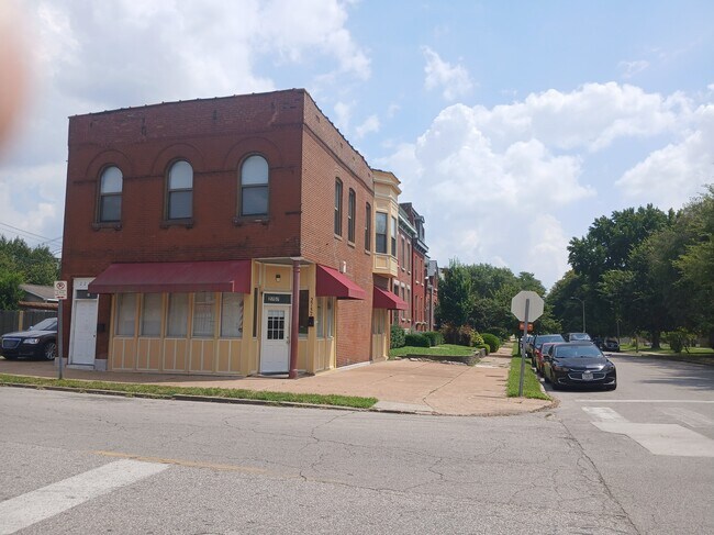 More details for 2757 Shenandoah Ave, Saint Louis, MO - Retail for Sale