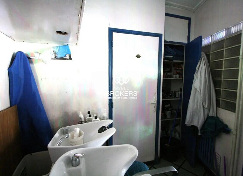 Multifamily in Marseille for sale - Interior Photo - Image 3 of 3