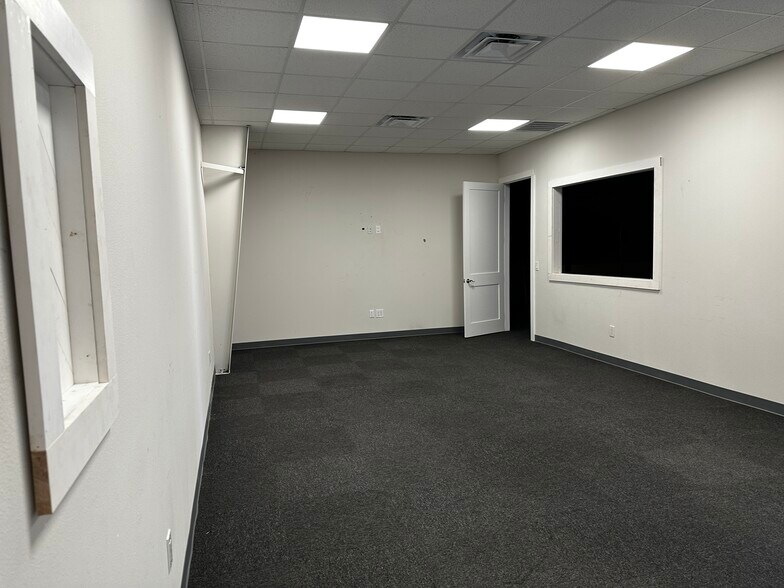 13809 Monroes Business Park, Tampa, FL à louer - Photo du bâtiment - Image 2 de 7