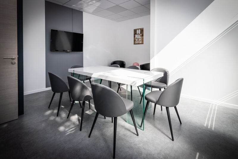 Multifamily in Lyon for sale - Interior Photo - Image 1 of 8