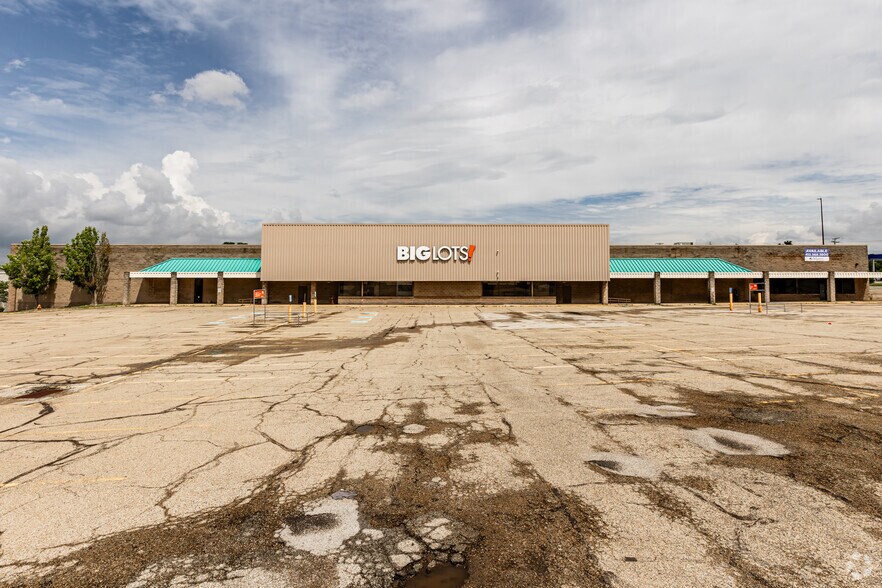 7005 Clairton Rd, West Mifflin, PA à vendre - Photo du bâtiment - Image 3 de 5