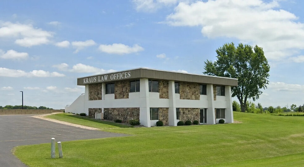 1601 8th St SE, Orange City, IA for sale - Primary Photo - Image 1 of 6
