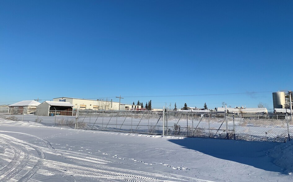6543 Sparrow Dr, Leduc, AB à louer - Photo du bâtiment - Image 2 de 3