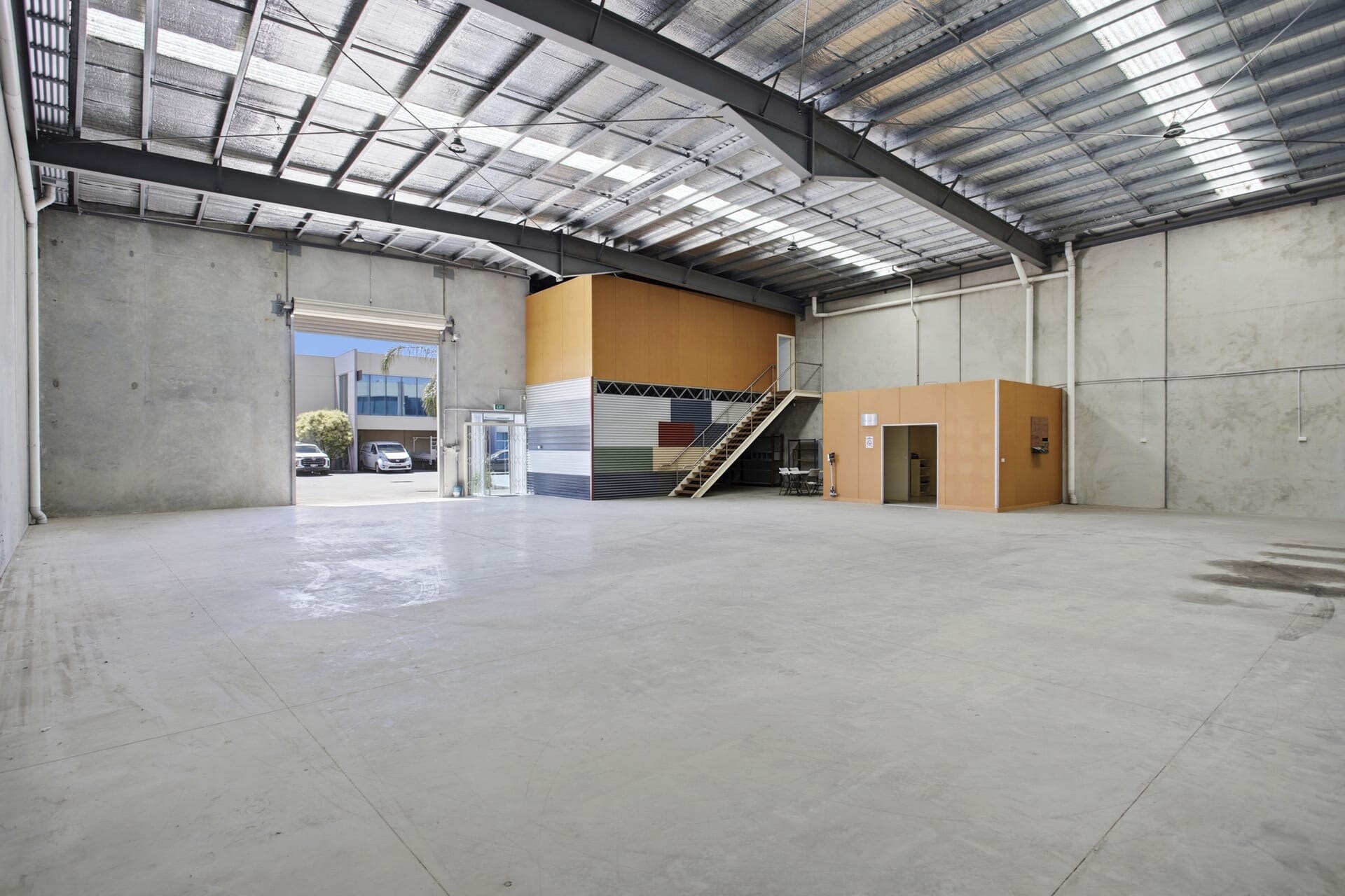 10-30 West Cct, Sunshine West for lease Interior Photo- Image 1 of 7