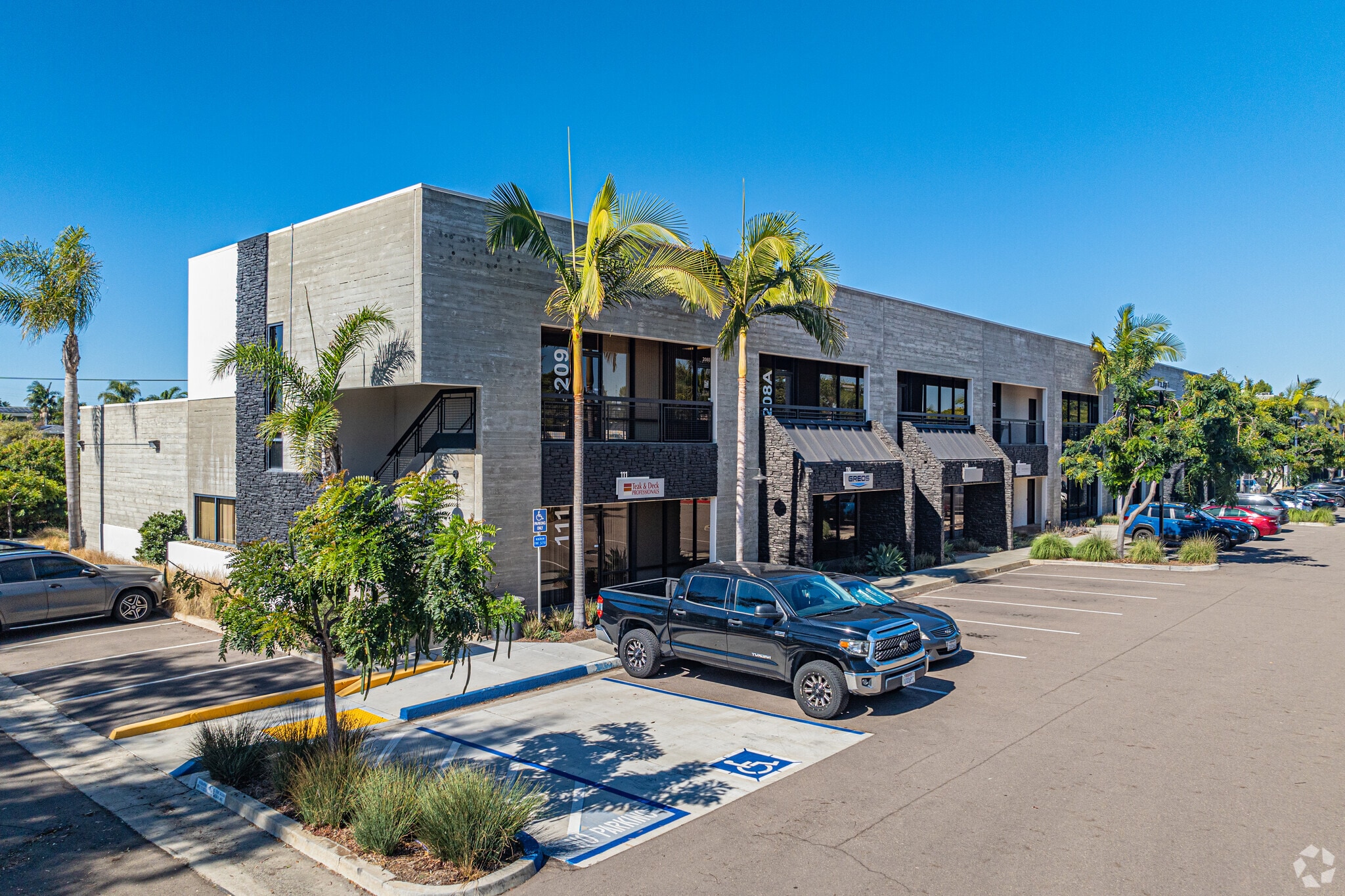 5355 Avenida Encinas, Carlsbad, CA for lease Primary Photo- Image 1 of 9