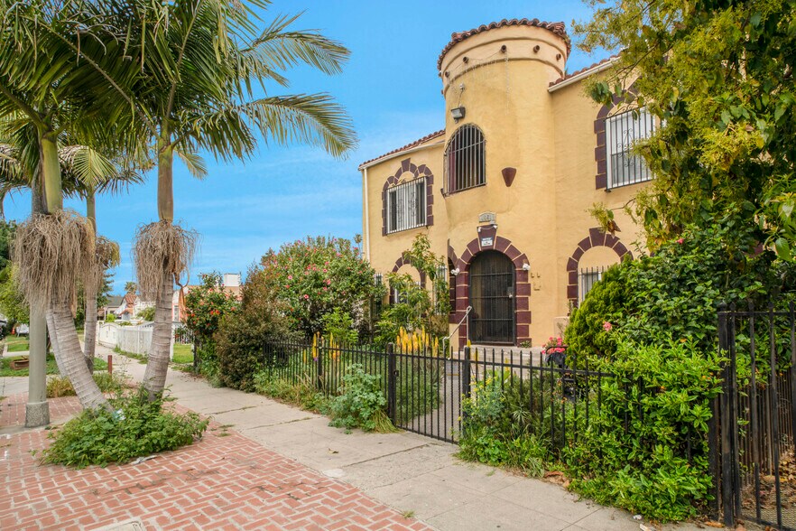 1061 W 57th St, Los Angeles, CA à vendre - Photo du bâtiment - Image 2 de 11