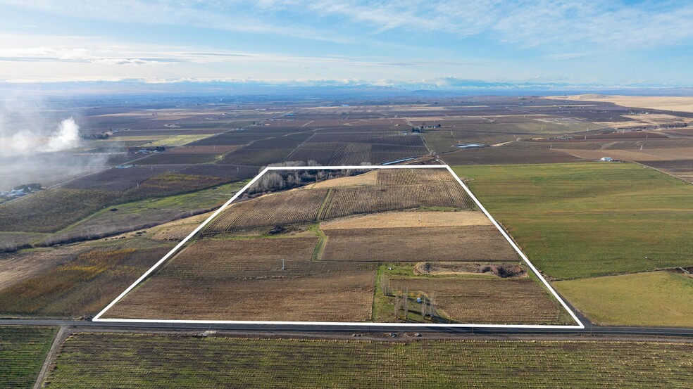 54402 N Hinzerling Rd, Prosser, WA for sale - Building Photo - Image 2 of 6