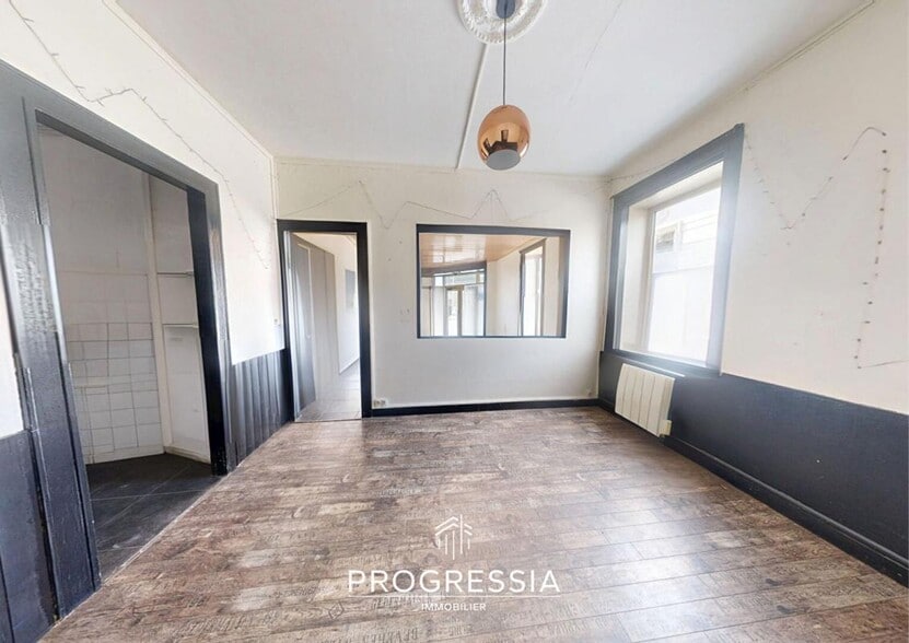 Retail in Le Havre for lease - Interior Photo - Image 3 of 5
