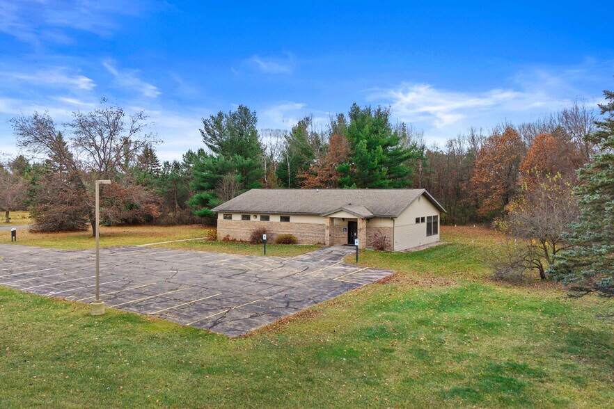 N6493 Valley Circle Rd, Plainfield, WI à vendre - Photo du bâtiment - Image 3 de 11