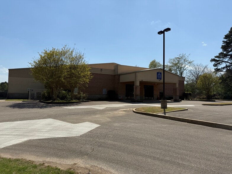 8963 E Shelby Dr, Memphis, TN for sale - Building Photo - Image 2 of 4