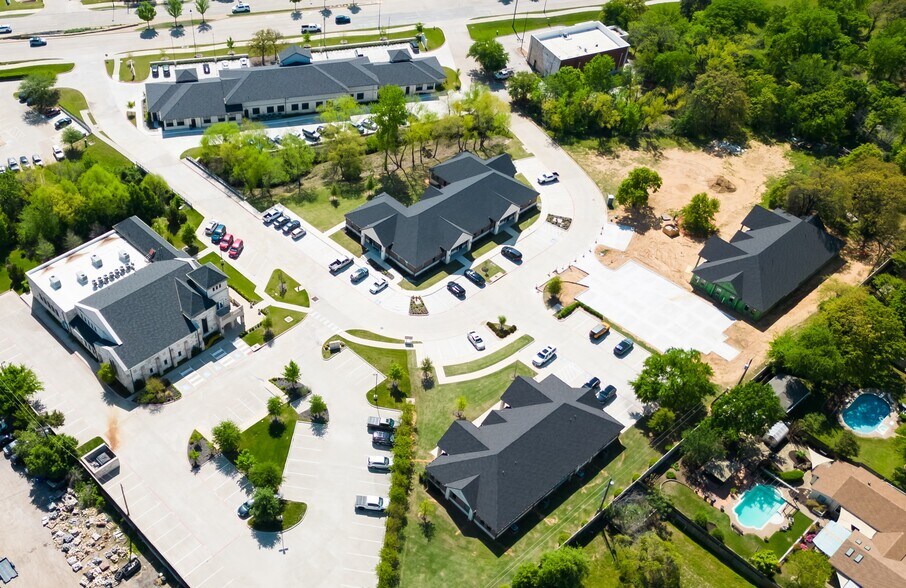 6426 Colleyville Blvd, Colleyville, TX à vendre - Photo du bâtiment - Image 3 de 4