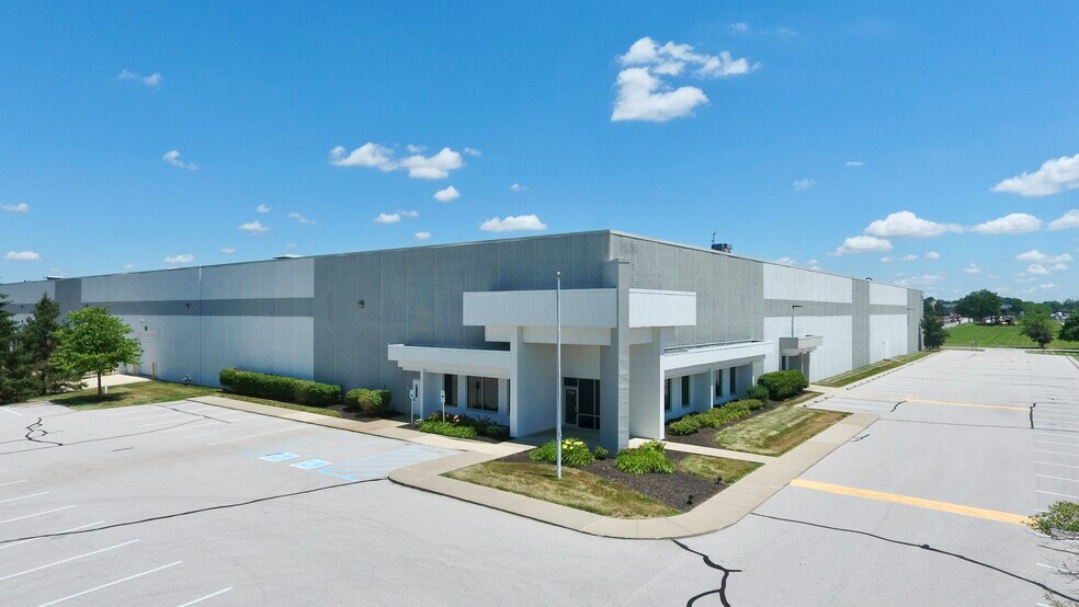 7750-7754 W Morris St, Indianapolis, IN à louer - Photo du bâtiment - Image 3 de 6