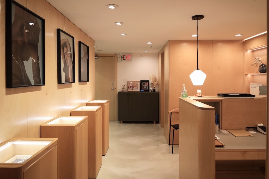 332-342 8th Av W, Vancouver, BC for lease Interior Photo- Image 1 of 8