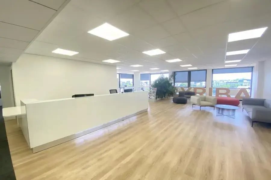 Rue D'Orleans, Saint-Cloud for lease Interior Photo- Image 1 of 7