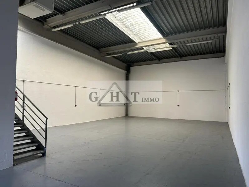 Industrial in Chambly for lease Interior Photo- Image 1 of 5