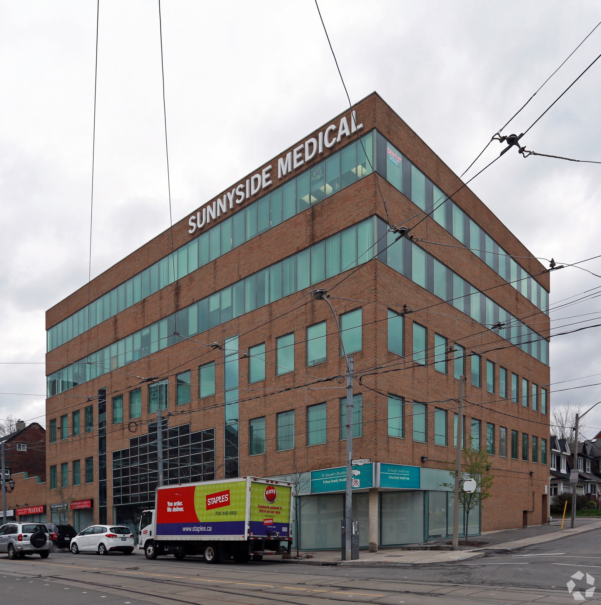 27 Roncesvalles Ave, Toronto, ON for lease Primary Photo- Image 1 of 9
