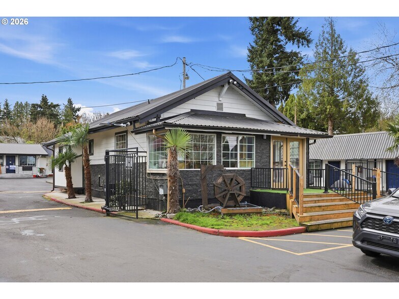 11324 NE Sandy Blvd, Portland, OR à vendre - Photo du bâtiment - Image 2 de 29