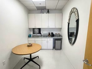 16255 Ventura Blvd, Encino, CA for lease Interior Photo- Image 2 of 10