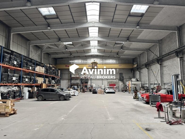 Industrial in Argenteuil for sale - Interior Photo - Image 2 of 6