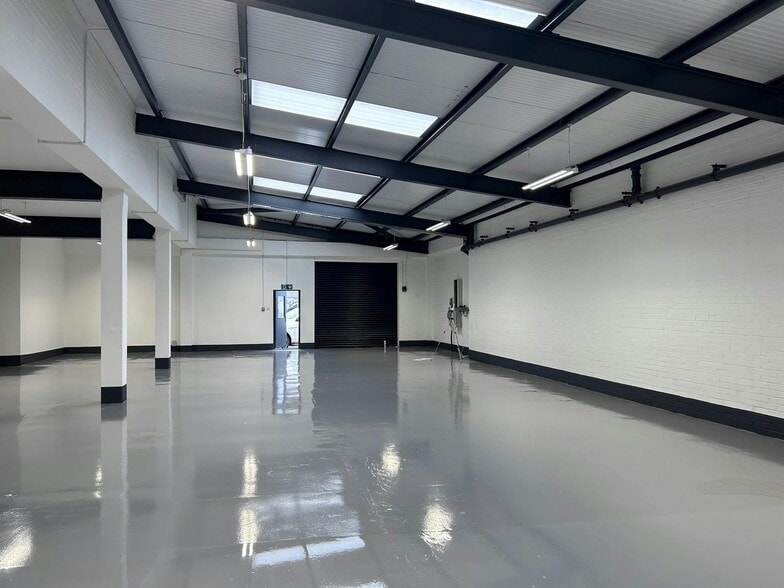 16 Andre St, London for lease - Building Photo - Image 3 of 14