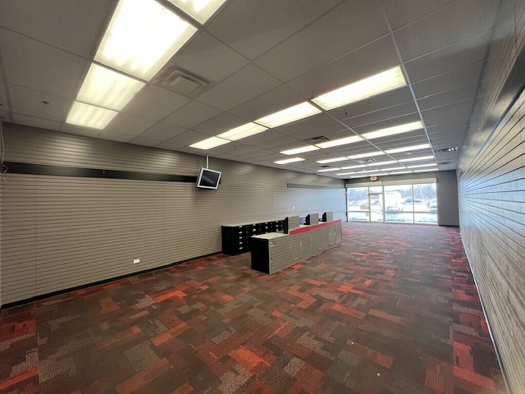 2445-2457 N Richmond Rd, McHenry, IL for lease Interior Photo- Image 1 of 5