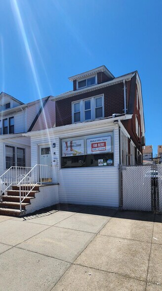 4014 78th St, Elmhurst, NY à vendre - Photo du bâtiment - Image 3 de 8