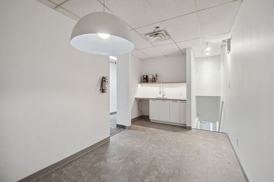 4280-4282 Rue Beaubien E, Montréal, QC for sale - Interior Photo - Image 2 of 17