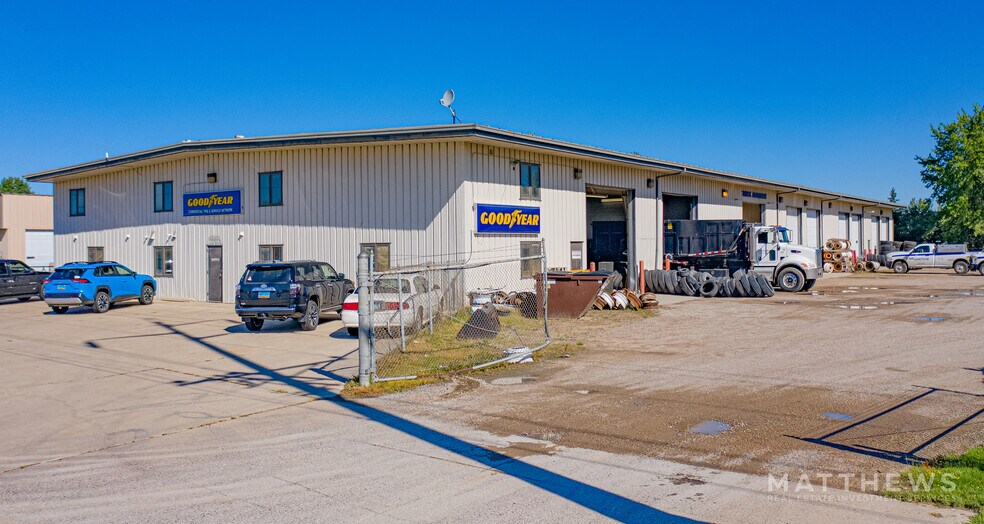 2727 N 1st Ave, Fargo, ND à vendre - Photo du bâtiment - Image 2 de 15