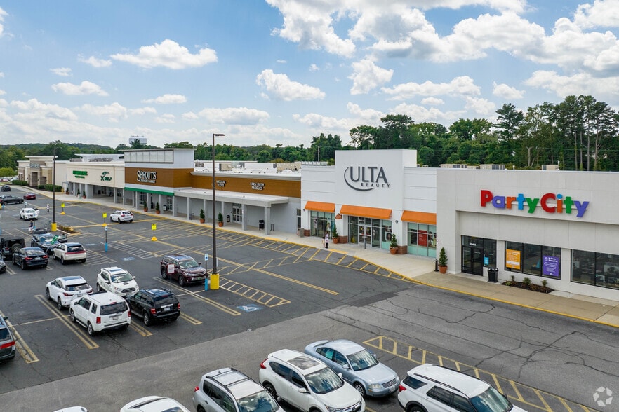 8036-8120 Ritchie Hwy, Pasadena, MD à louer - Photo du bâtiment - Image 2 de 10