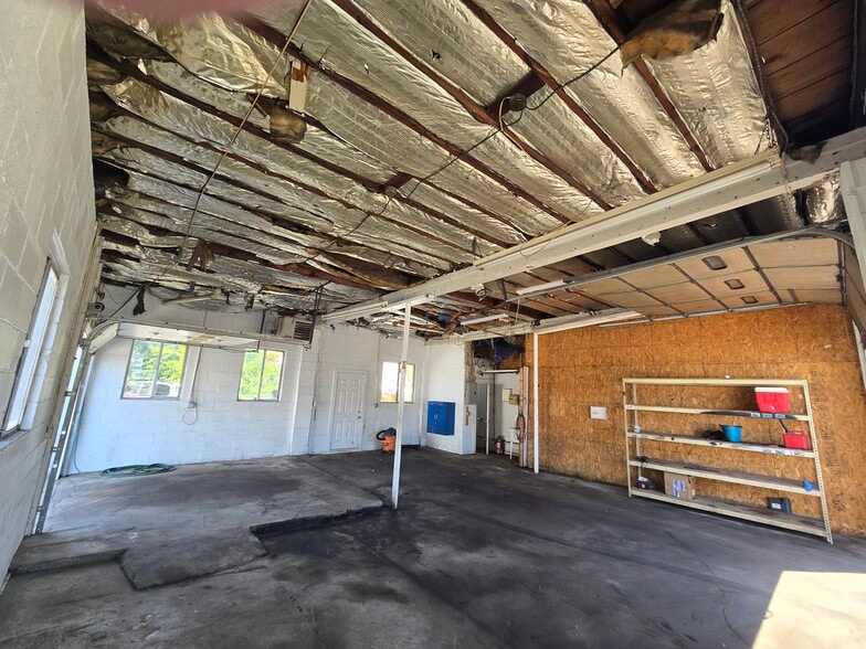 109 Fletcher Ave, Cranston, RI for lease - Building Photo - Image 3 of 5