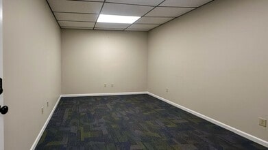 2095 S Main St, Waterbury, CT à louer Photo intérieure- Image 2 de 3