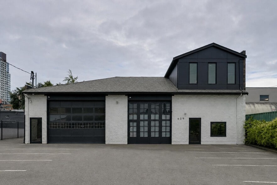 639 Pembroke St, Victoria, BC for sale - Building Photo - Image 1 of 5