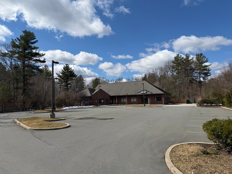 2345 Main St, Tewksbury, MA à louer - Photo du bâtiment - Image 3 de 3