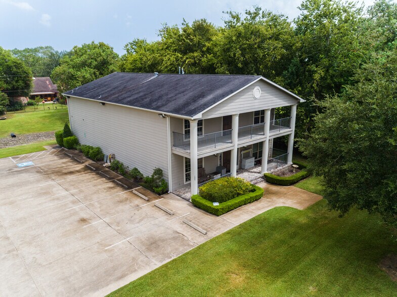1905 Dowling Dr, Richmond, TX à vendre - Photo du bâtiment - Image 2 de 36