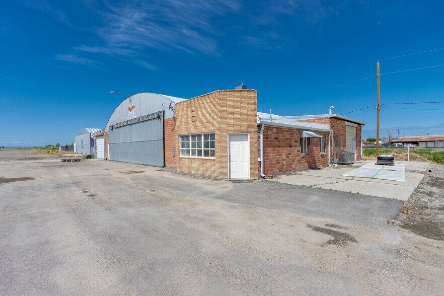 76 Sawyer Lp, Hardin, MT for sale - Building Photo - Image 2 of 10