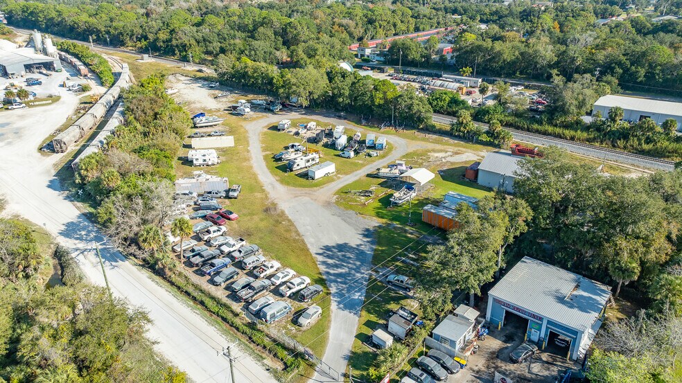 200 Railroad Ave, Edgewater, FL à vendre - Photo du bâtiment - Image 3 de 7