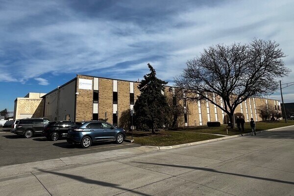 15765 Sturgeon St, Roseville, MI for lease Building Photo- Image 1 of 2