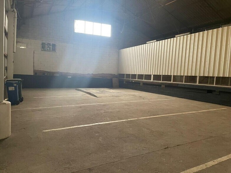 Industrial in Panazol for lease - Interior Photo - Image 2 of 2