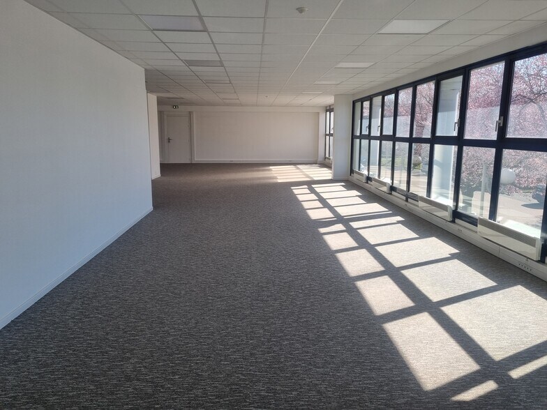 340 Avenue De La Marne, Marcq-en-Barœul for lease - Interior Photo - Image 3 of 3