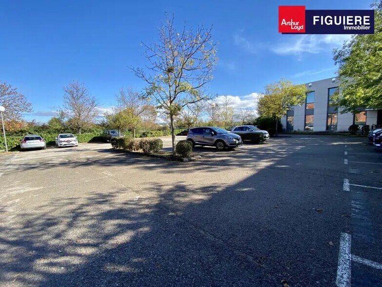 Office in Aix-en-Provence for lease - Building Photo - Image 3 of 8