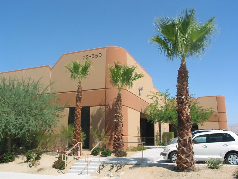 72350 Quarry Trl, Thousand Palms, CA à vendre - Photo du bâtiment - Image 2 de 22