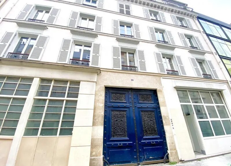 Immeuble residentiel dans Paris à vendre - Photo du bâtiment - Image 1 de 4