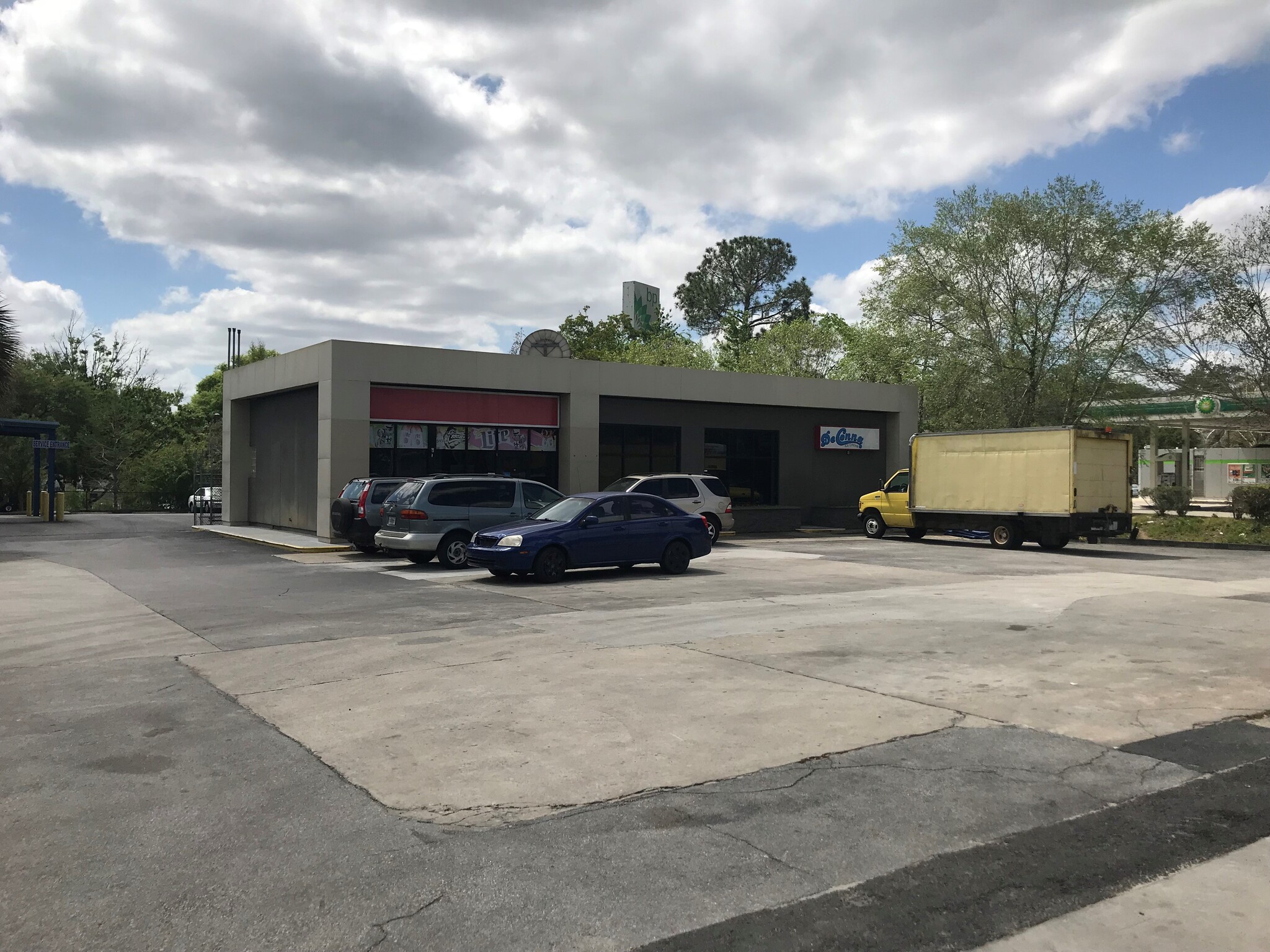 7373 W Newberry Rd, Gainesville, FL for lease Building Photo- Image 1 of 7